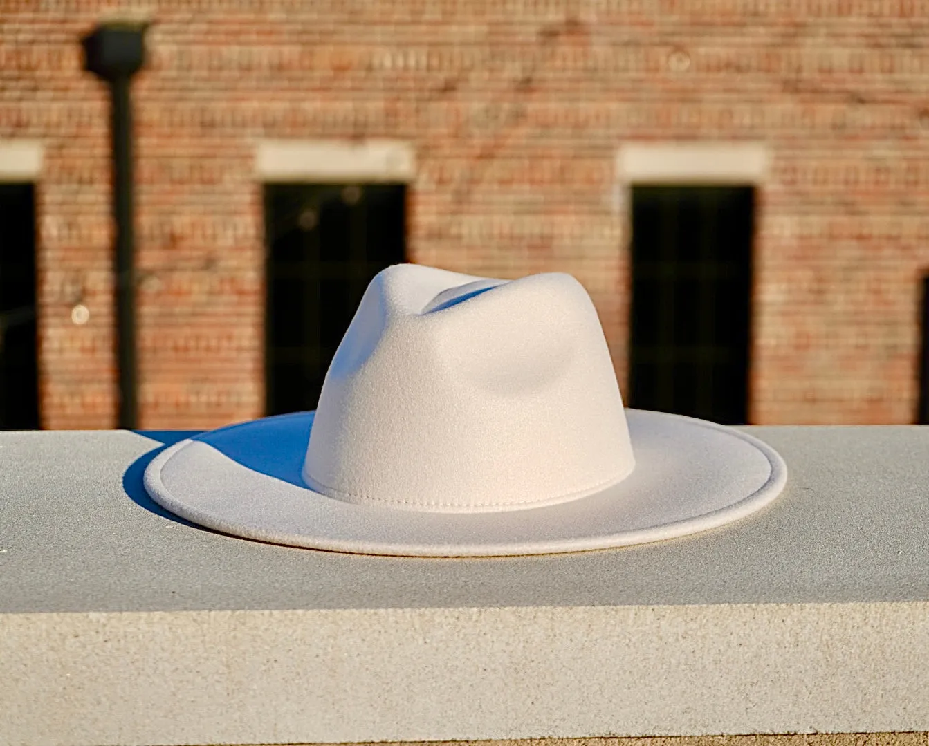 Atlanta Wide Brim Fedora - White