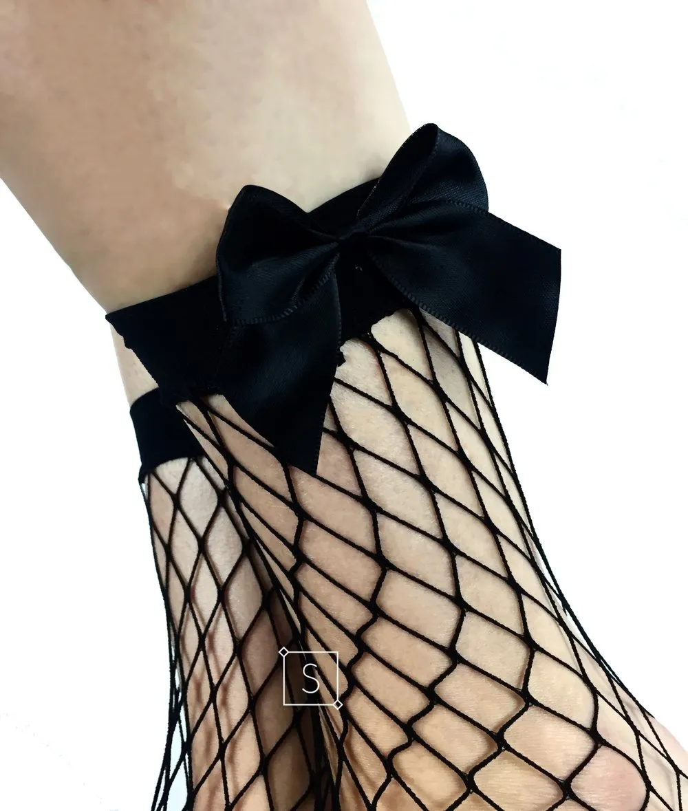 Bowtie Fish Net Socks