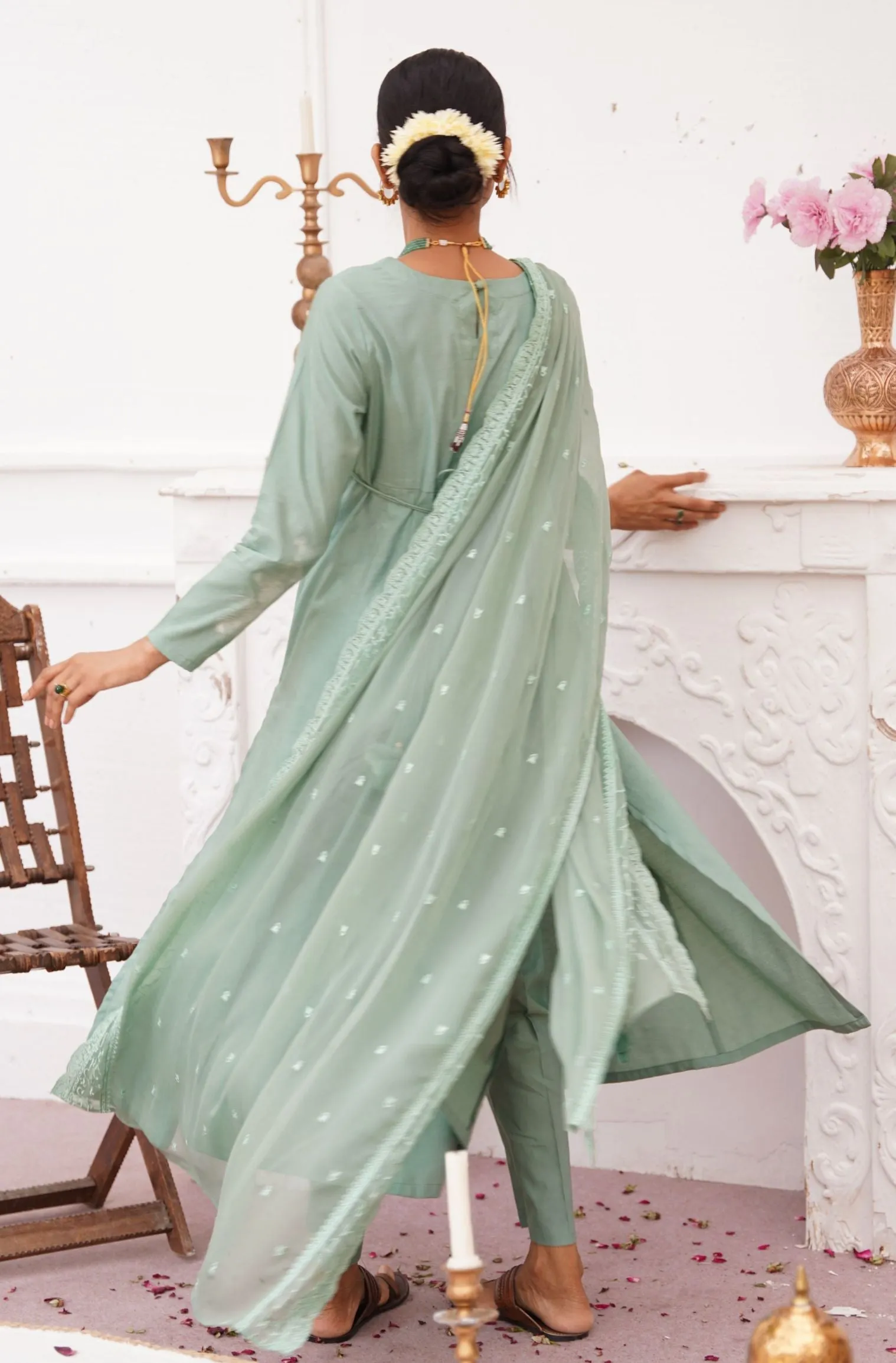 Jahaan Embroidered Dupatta - Sage Green