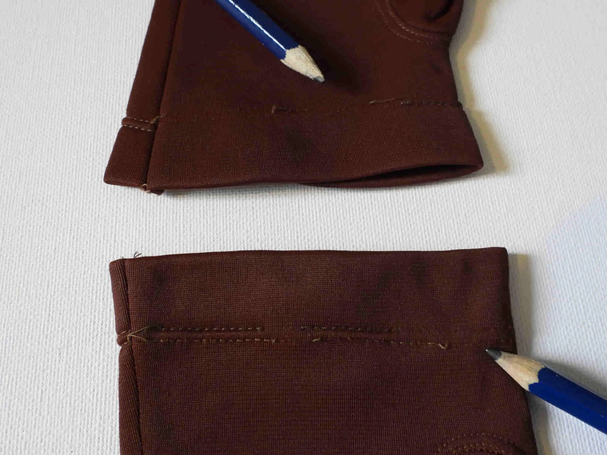 Short Brown Gloves With Fleecy Lining - Size 7