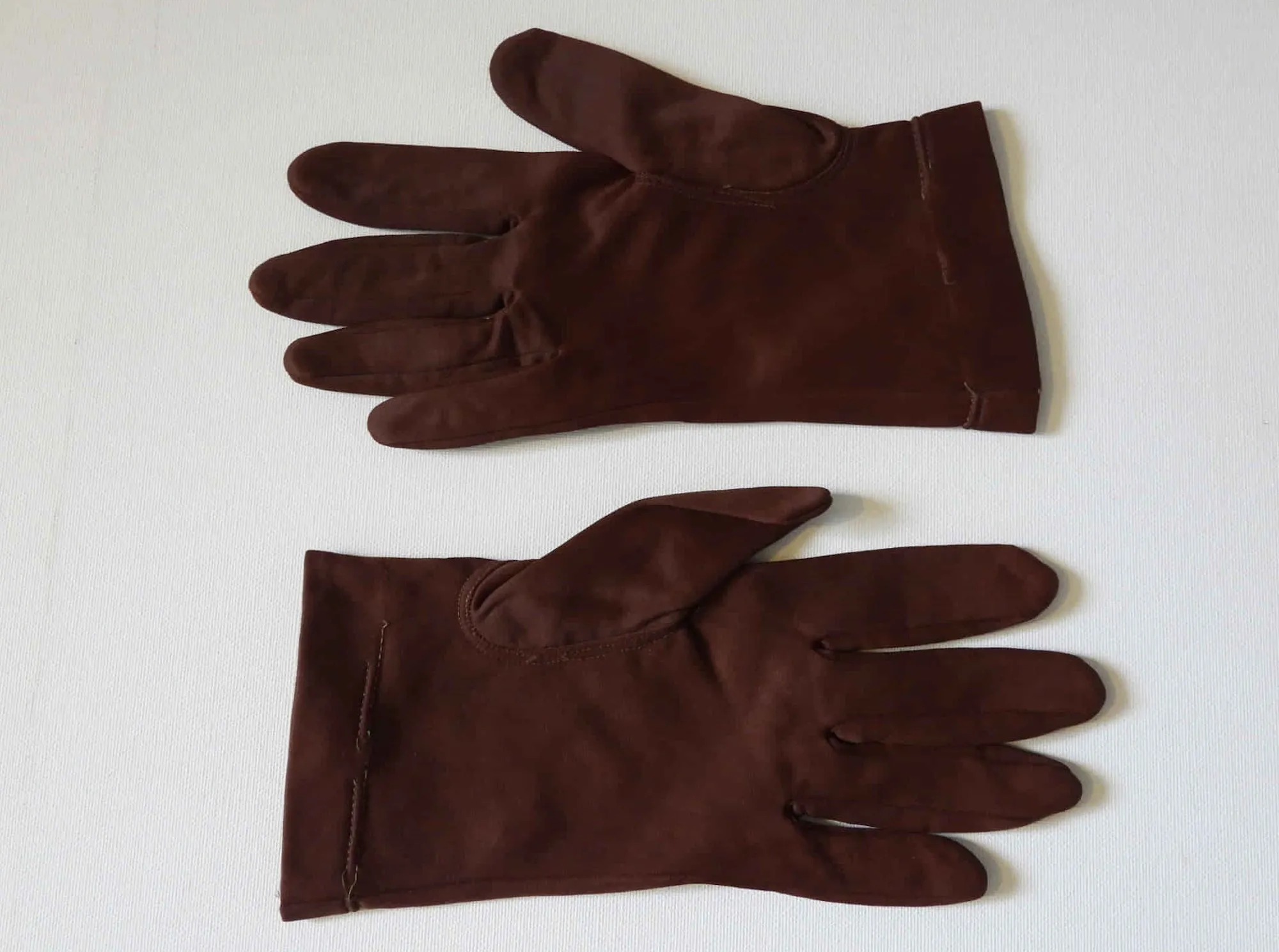 Short Brown Gloves With Fleecy Lining - Size 7