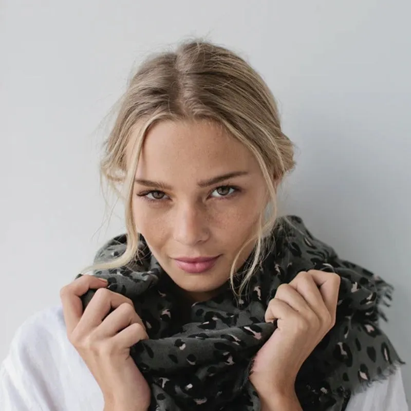 SOPHIE - Leopard Maxi Scarf - Storm